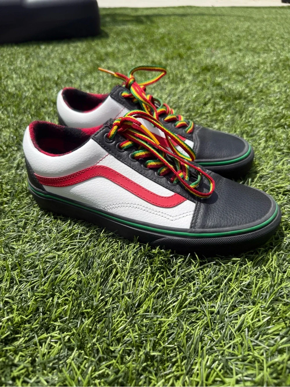 Vans Low-Top Sneakers in Black, White & Red with Multicolor Laces